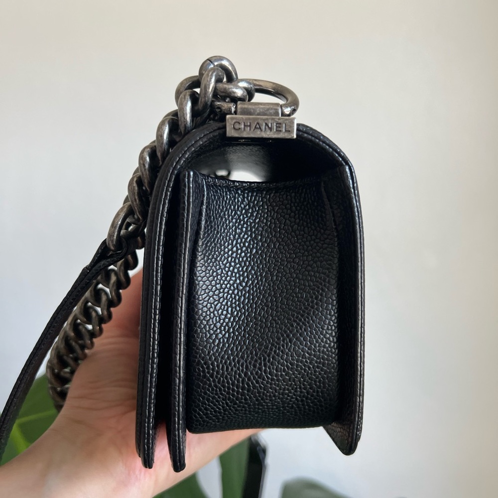 Authentic Chanel small boy bag. - Picture 4 of 8